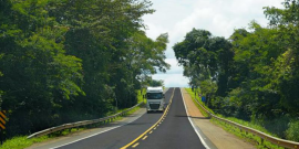 Caminhão na BR040