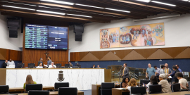 Vereadores reunidos durante votação no Plenário