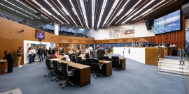 Plenário Amintas de Barros durante reunião