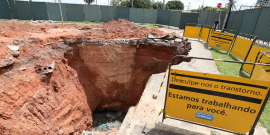 obra da copasa em via pública