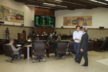 foto  geral do plenário durante a reunião