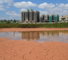 Imagem da Lagoa do Sangessuga, em Contagem, mostra o avanço do assoreamento do corpo d'água