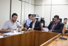Pedro Patrus, Silvinho Rezende e Preto aprovaram duas audiências e um PL relativos ao transporte público (Foto: Mila Milowsky)