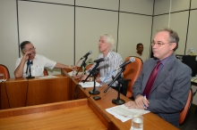 Alberto Rodrigues, Arnaldo Godoy e Heleno, membros da Comissão de Educação. (Marcos Moreira/CMBH)