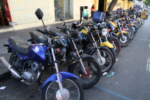 Estacionamentos de motos na cidade não comportam mais a demanda
