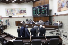 Aumento nas passagens de ônibus repercutiu no plenário (Foto: Mila Milowski)