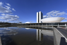 foto mostra prédio do Congresso Nacional, com a Câmara dos Deputados à frente