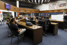 imagem dos presentes no plenário amintas de barros durante audiência pública