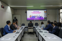parlamentares e participantes presentes em audiência pública na câmara municipal de bh