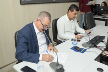 Vereadores no Plenário Helvécio Arantes