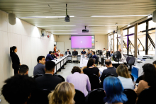 Vereadores e convidados durante audiência pública