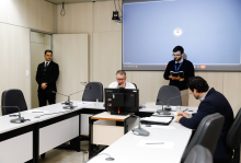 parlamentares presentes em reunião de comissão na câmara de bh